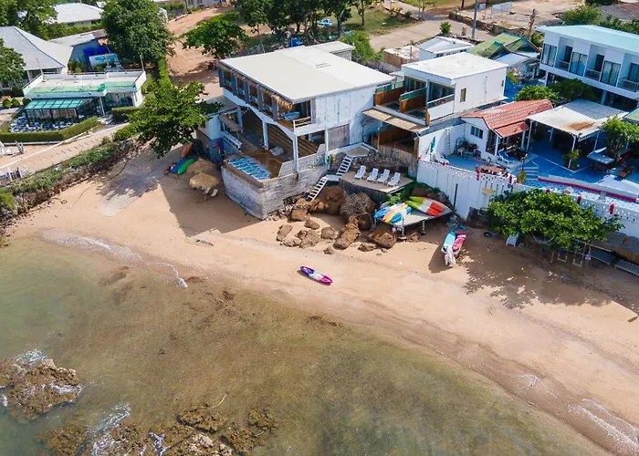 Akina Beach Resort Kohlarn อกินะบีช รีสอร์ทเกาะล้าน
